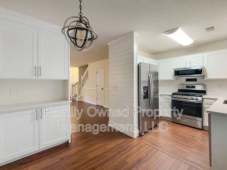 502 Tree Branch Cir — Photo 12
