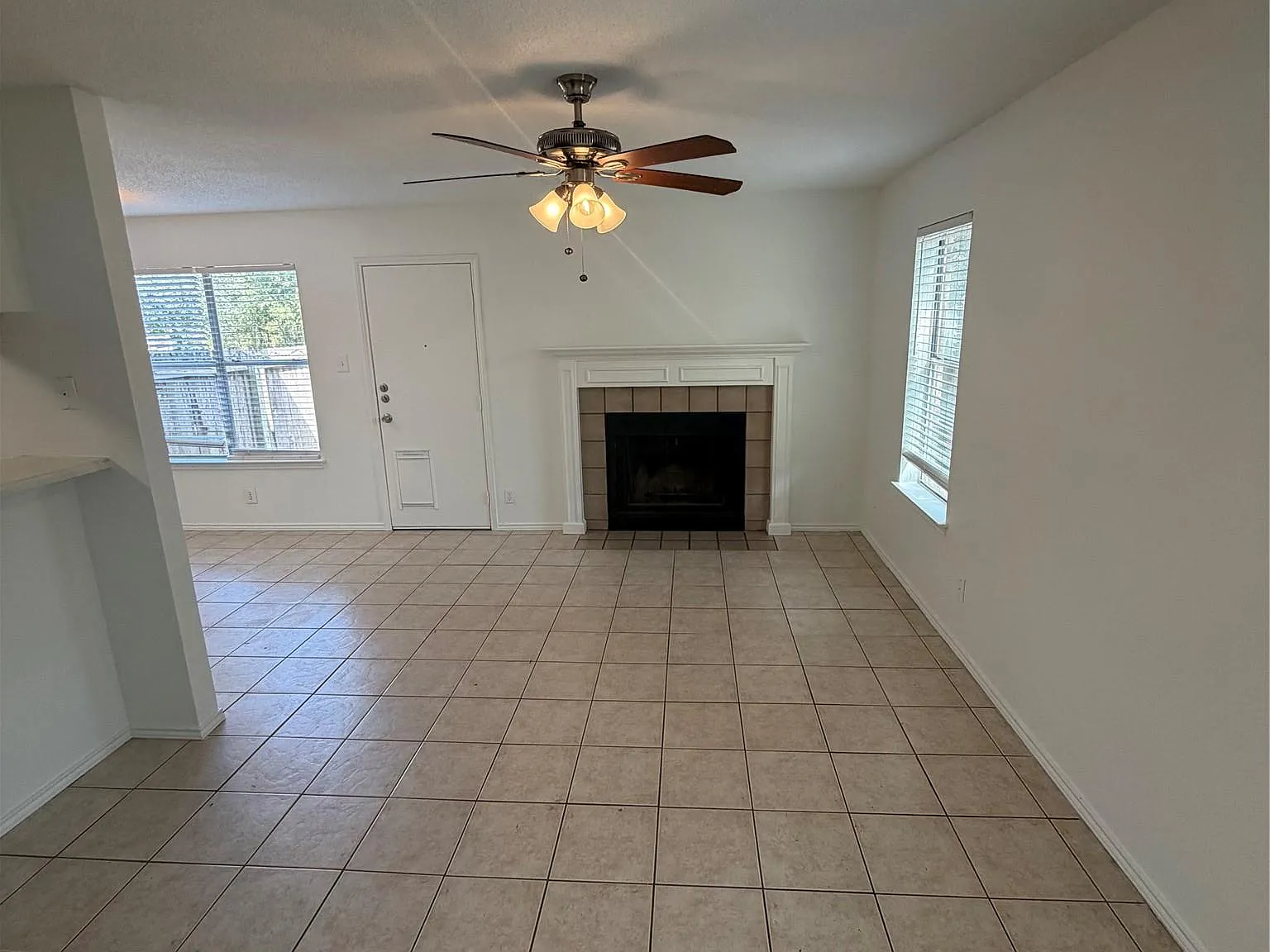 2 bed, 1.5 bath, 1820 sqft, $1,495 — Photo 3