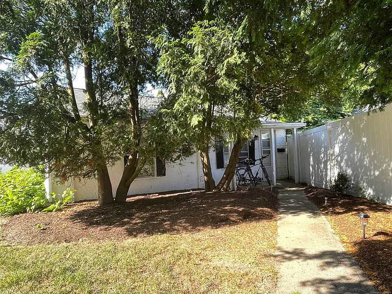 76 Hurd St — Photo 1