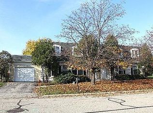 352 Stanley Ct APT B, Neenah, WI 54956