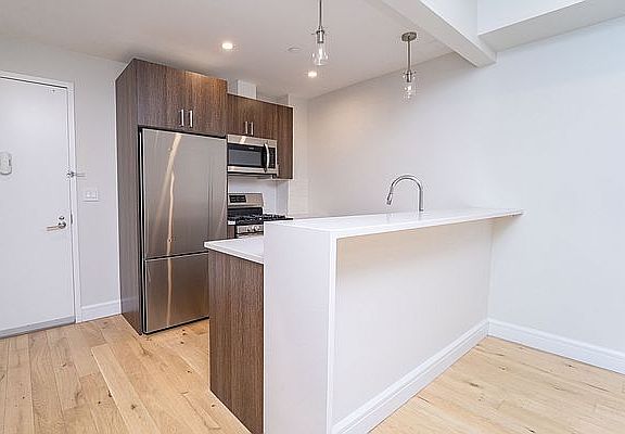 3rd image of 40-04 34th Ave #310
