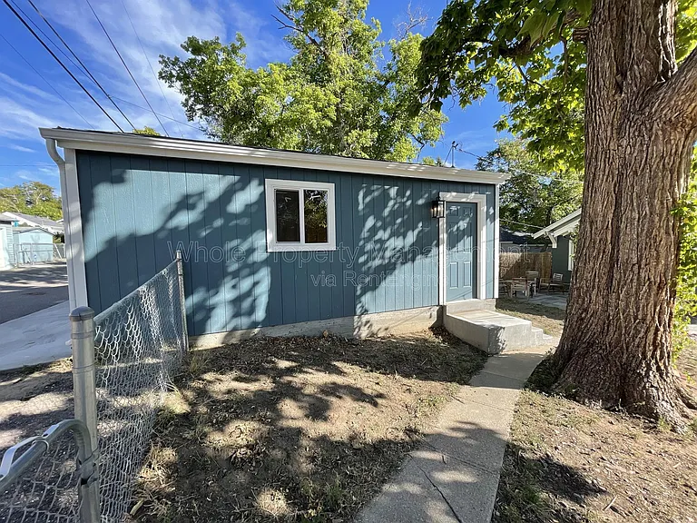 4909 Beach Ct — Photo 40