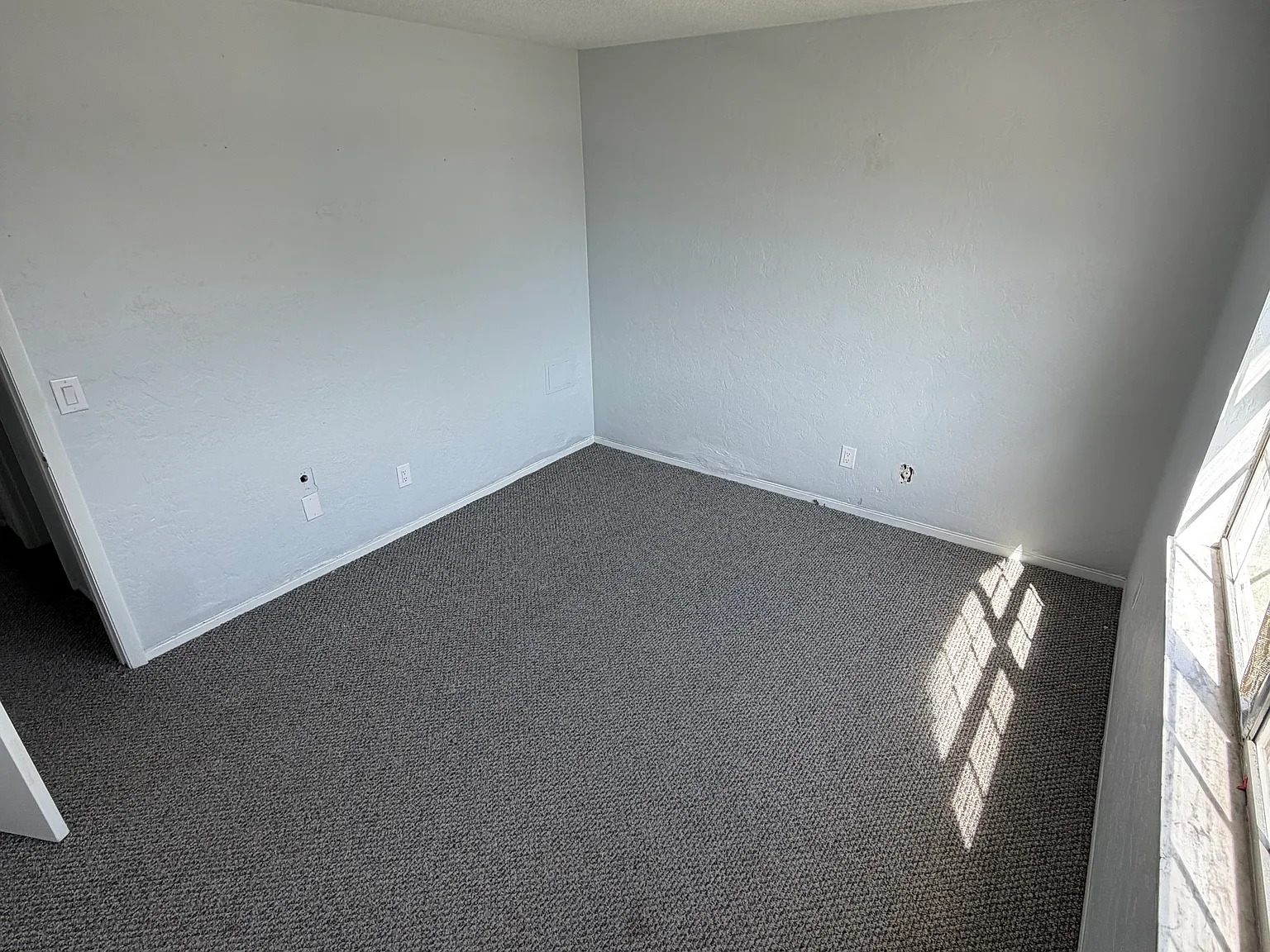 2 bed, 1.5 bath, 950 sqft, $1,600 — Photo 2