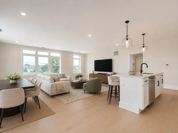 62 Foundry St #315, Wakefield, MA 01880