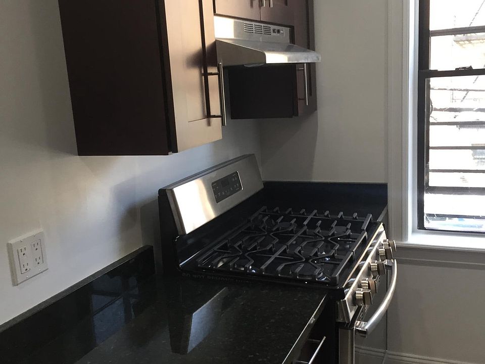 2nd image of 502 Van Cortlandt Park Ave APT 2C