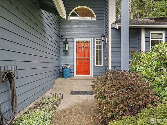 5th image of 10602 221st Avenue E