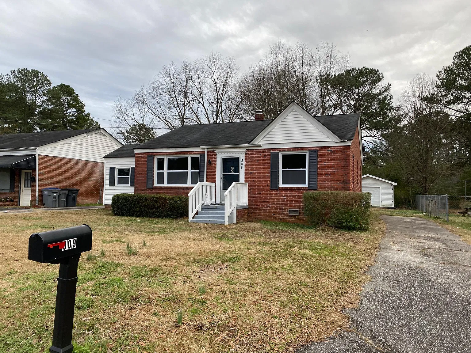 3 bed, 1024 sqft, $1,050 — Photo 2