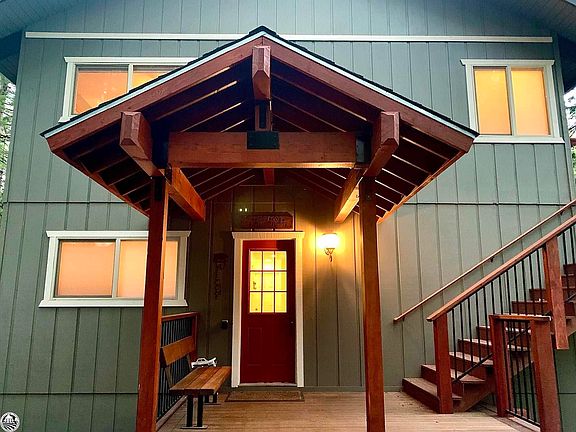 3rd image of 1359 Shoshone Dr
