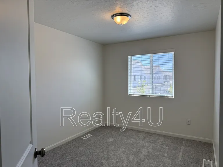 203 E Arcade Dr #1 — Photo 6