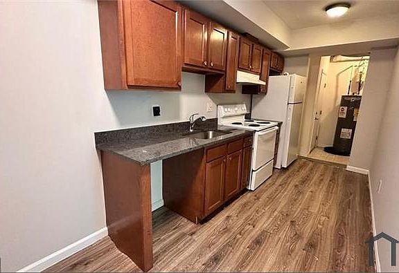 2nd image of 2808 Pomeroy Rd SE #4