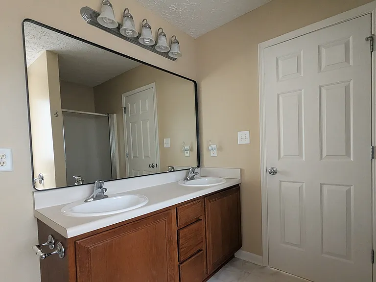1806 Raj Dr — Photo 23
