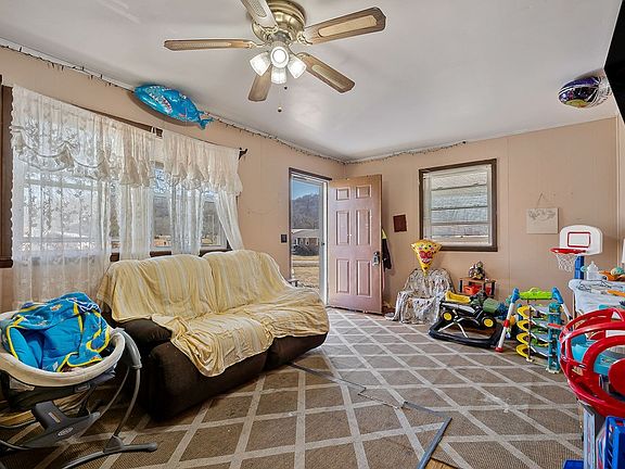 2nd image of 1105 Riverside Dr