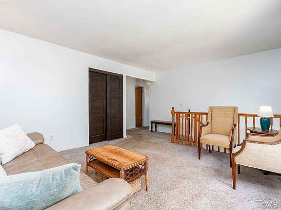 4th image of 1111 Bretton Dr