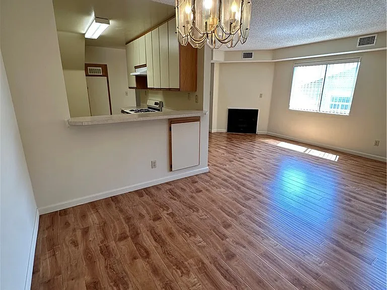 420 Milford St — Photo 5
