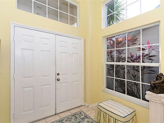 2nd image of 6742 Carlyle Ln