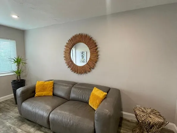 402 SW 12th St, Fort Lauderdale, FL 33315