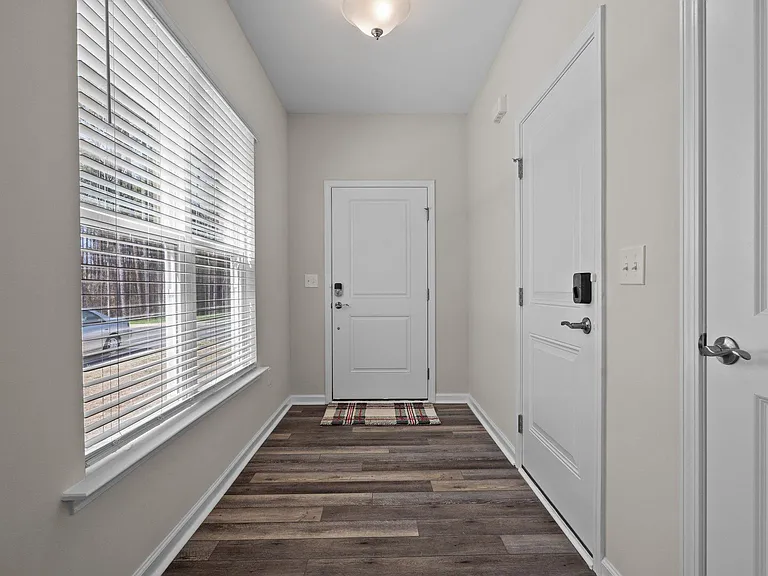 1021 Everglades Way — Photo 4