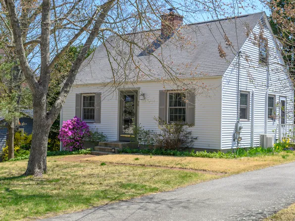 30 Rossie Street, Stonington, CT 06355