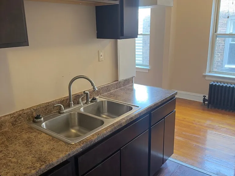 8058 S Hermitage Ave — Photo 15