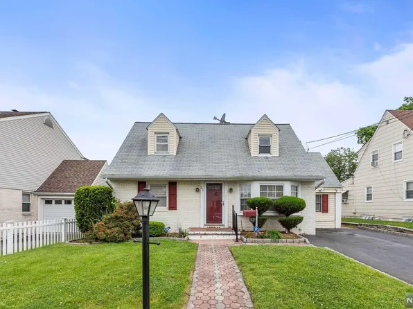 21 Lincoln Ave, Elmwood Park, NJ 07407