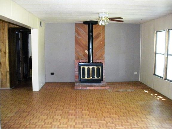3rd image of 4307 Green Acres Cir