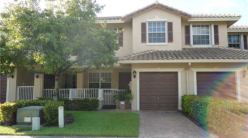 1st image of 3379 Lakeside Dr #25