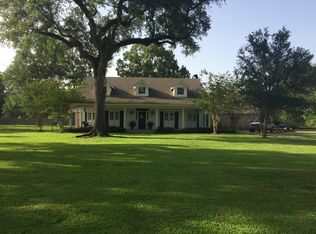 8878 S Tiger Bend Rd, Baton Rouge, LA 70817