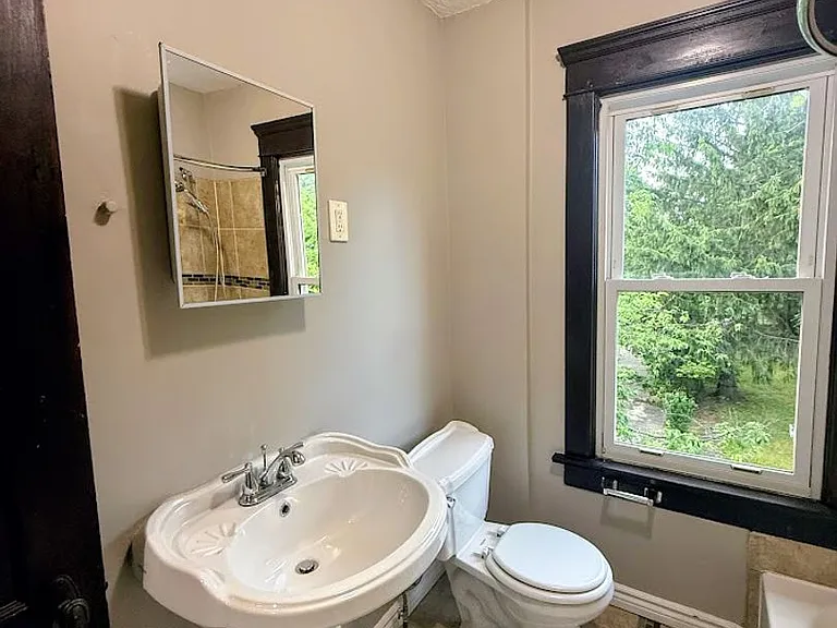 836 Stadelman Ave — Photo 7