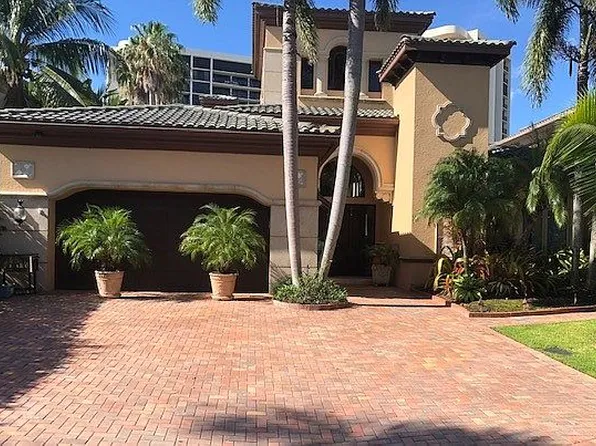 1009 Grand Ct, Highland Beach, FL 33487