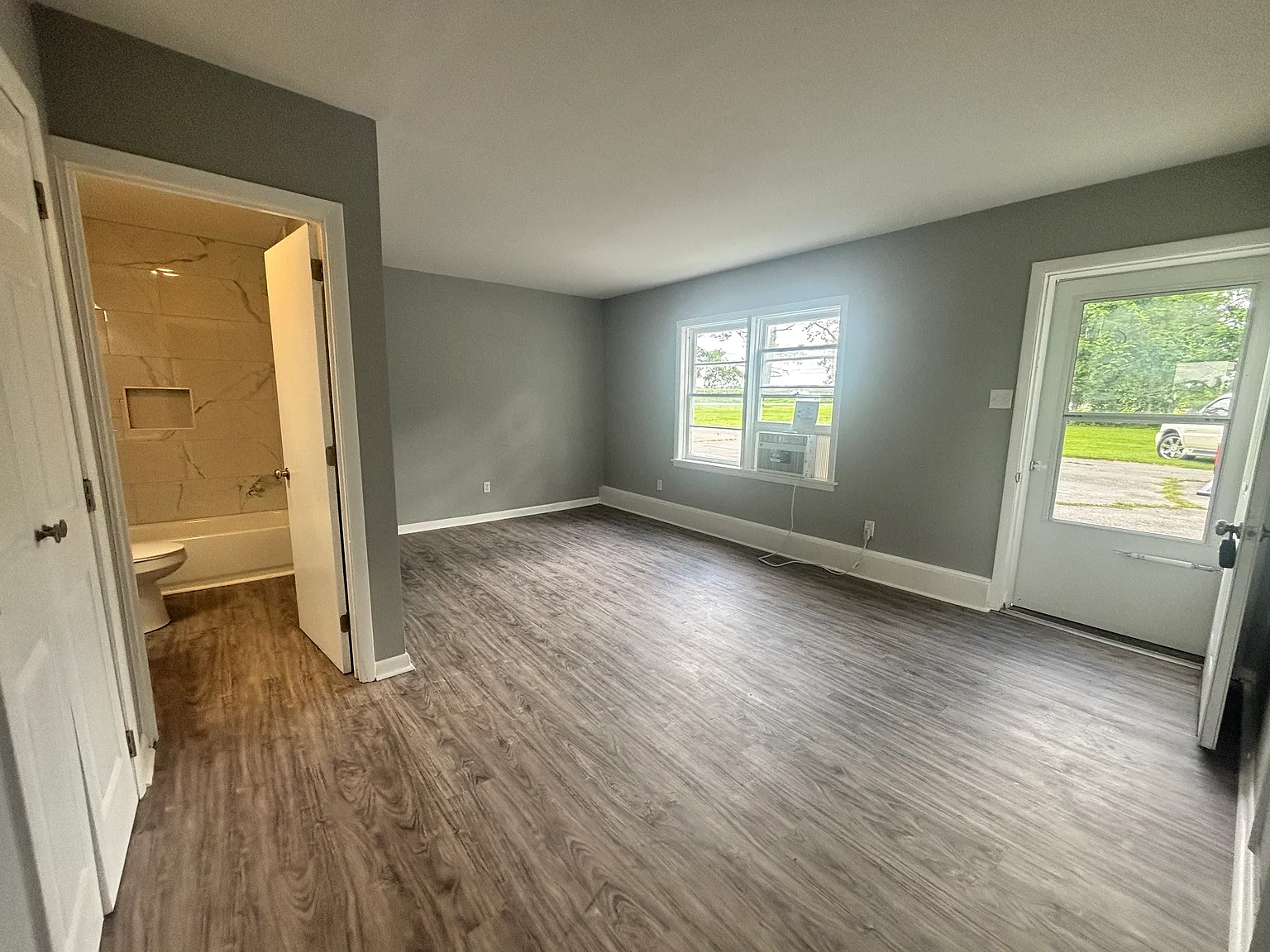 2 bed, 835 sqft, $850 — Photo 3