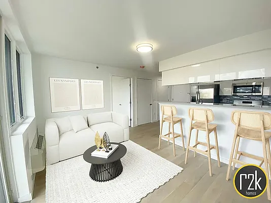 Rented by Realty 2000 Corp | media 1