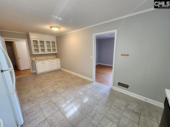 5th image of 321 Kilbourne Rd #2
