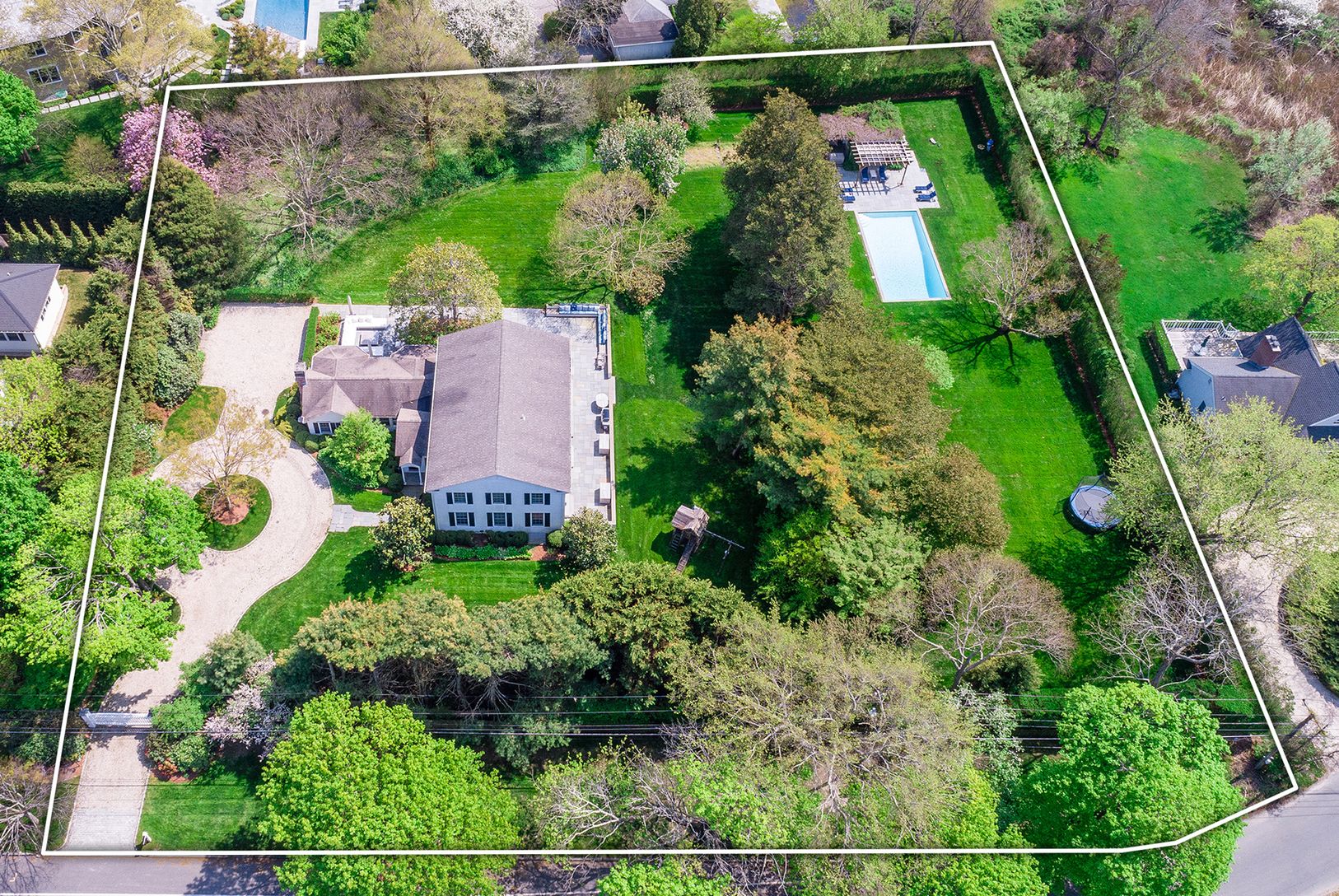 818 Hill St in Southampton Out East