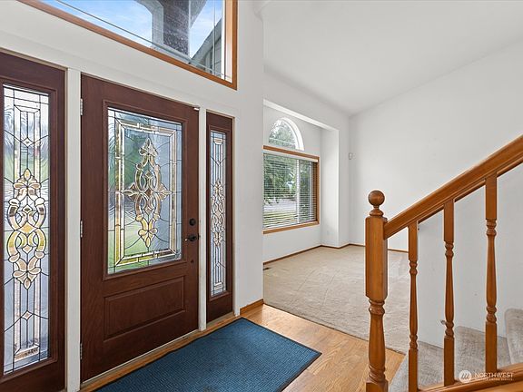 4th image of 15006 22nd Avenue W