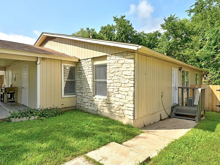 5707 Spring Meadow Rd #B — Photo 1