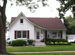 560 E School St, Owatonna, MN 55060