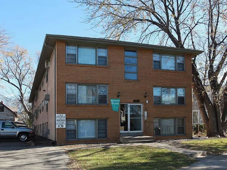 3211 Minnehaha Ave — Photo 2
