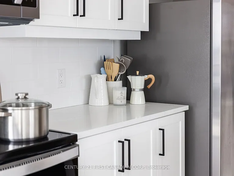 4286 King St E #1109 — Photo 4