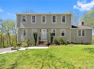 54 Canary Ct, Guilford, CT 06437