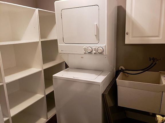 5th image of 8811 Schneider Ave