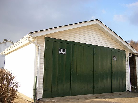 2 car detached garage