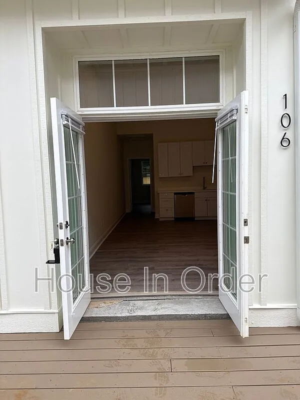 1 bed, 1.0 bath, 694 sqft, $995 — Photo 2