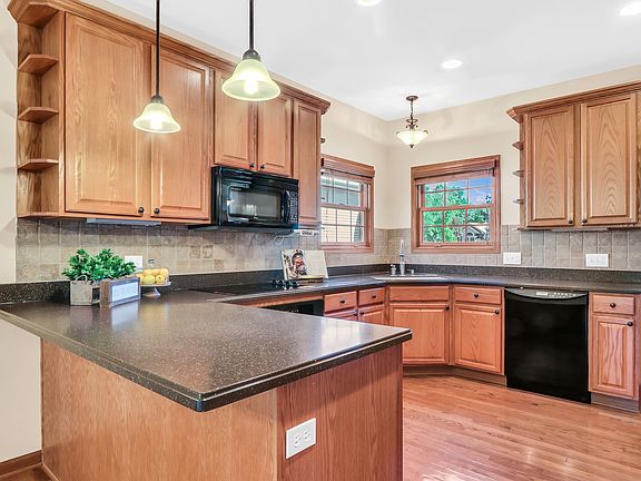 5th image of 3632 Creekside Ct