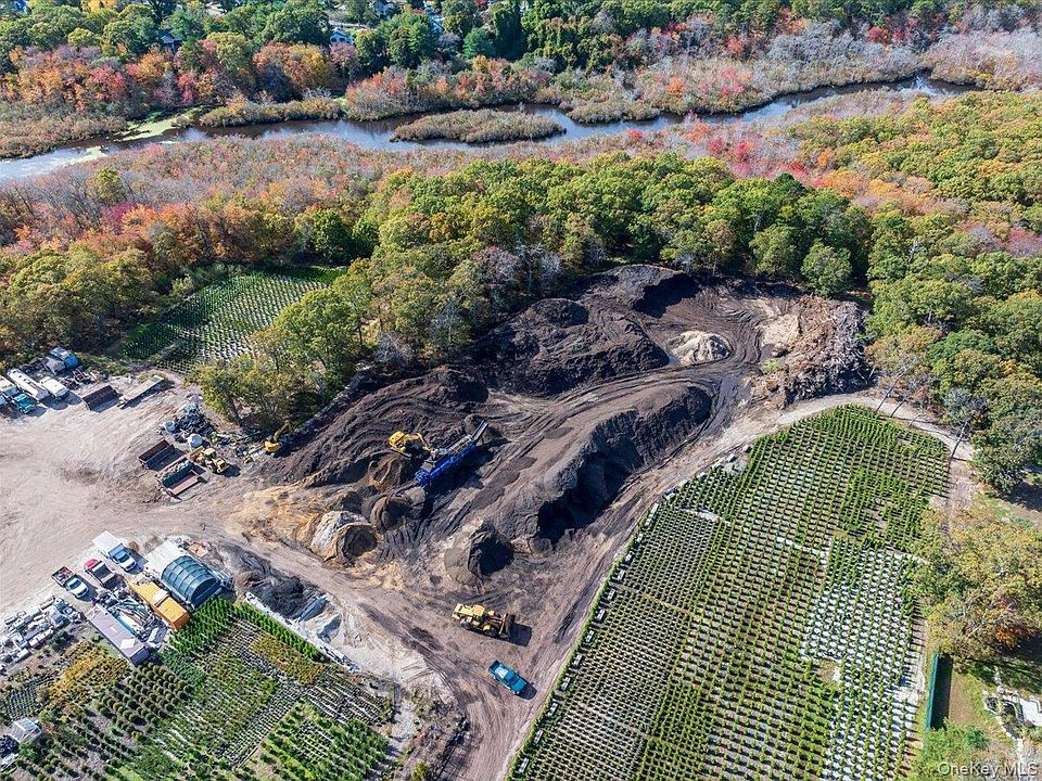 2nd image of 440 Yaphank Middle Island Road