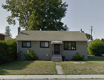 19 Meadowlands Dr W — Photo 2