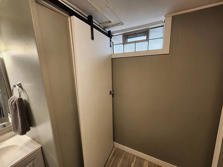 2506 Torrington Ave — Photo 40