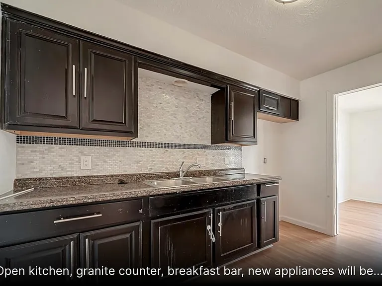 3806 Willow Springs Ln — Photo 8