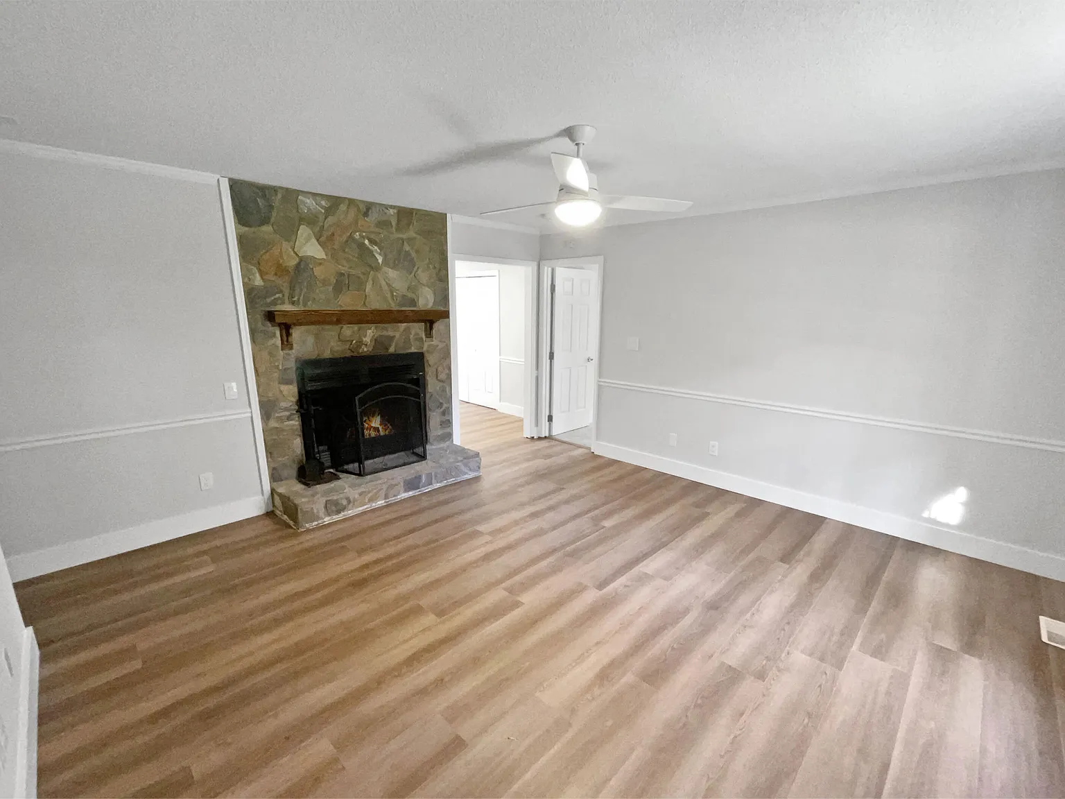 3 bed, 1152 sqft, $1,800 — Photo 3