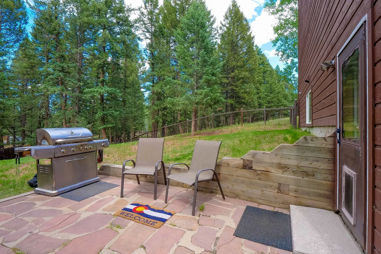 4 bed, 2.0 bath, 1991 sqft, $5,225 — Photo 3