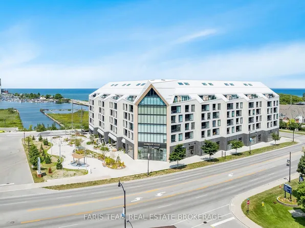 31 Huron St #216, Collingwood, ON L9Y 1C4